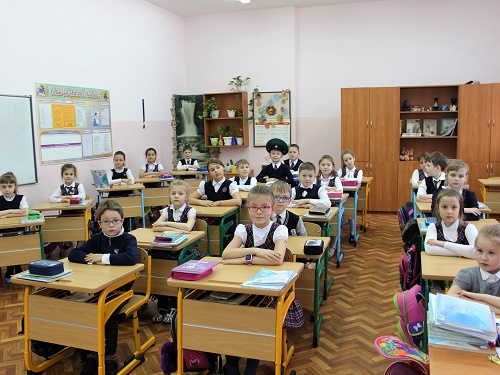 Калининградские школьники начнут учебный год за партам